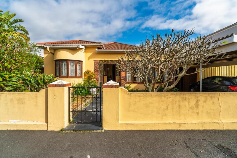 4 Bedroom Property for Sale in Harfield Village Western Cape